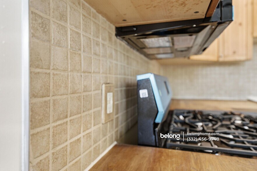 Building Photo - 202 E 93rd St