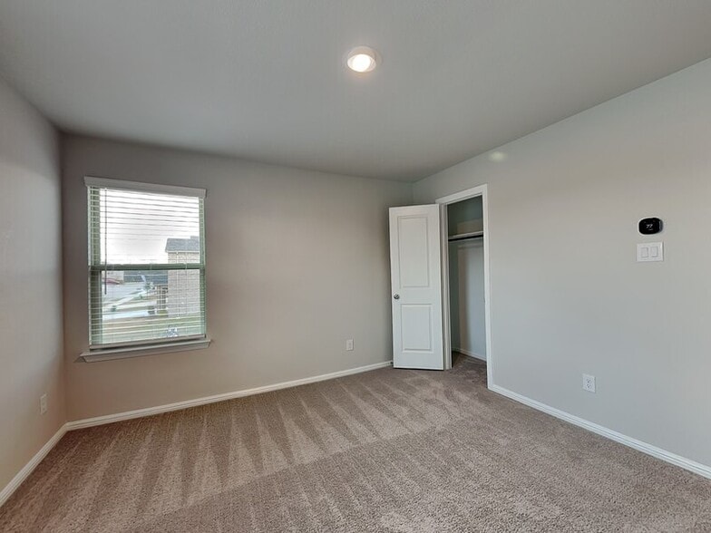 Building Photo - 427 Wydown Dr