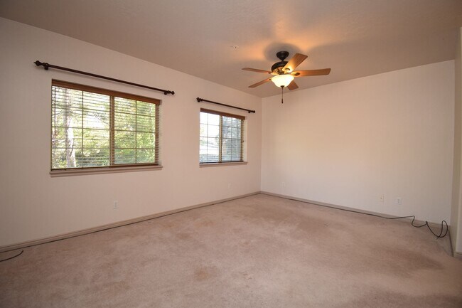 Building Photo - 1255 Wolf Hollow Ln