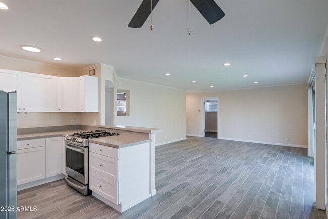 Building Photo - 1851 N 80th Pl