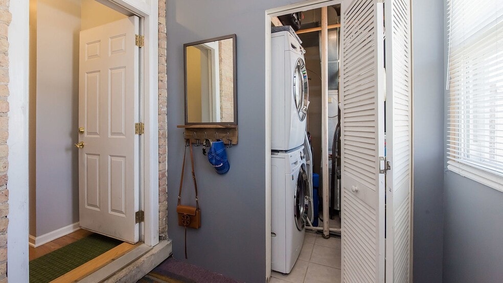 back hallway 2 - 3436 N Ridgeway Ave