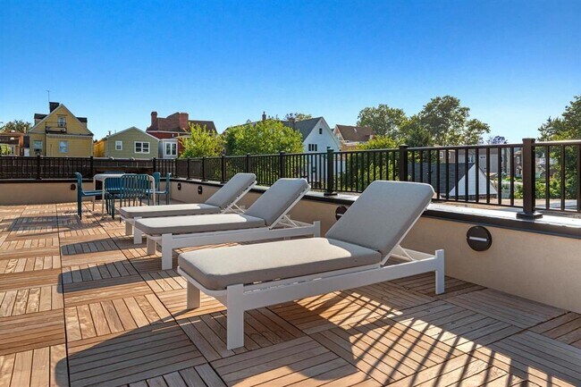 Building Photo - 525 AVENUE E