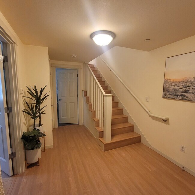 Building Photo - 2012 Minor Ave E