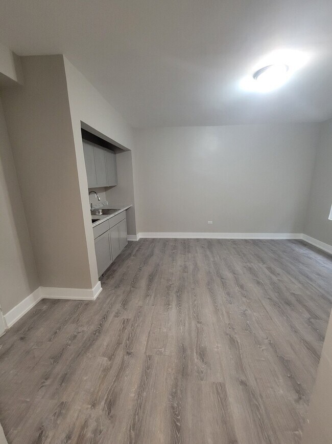 Building Photo - 312 N Central Ave