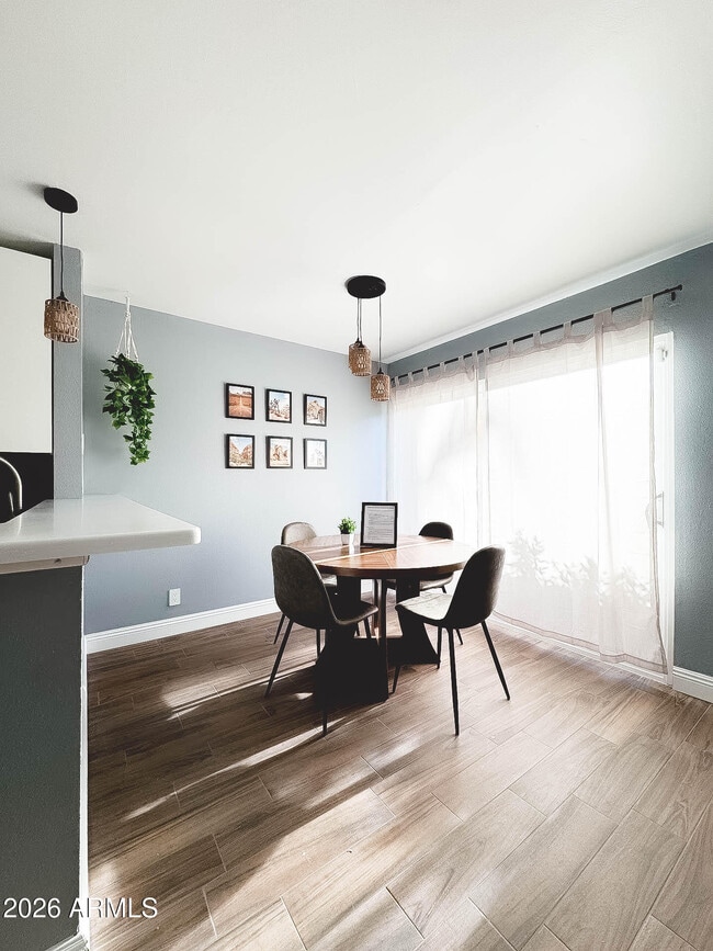 Building Photo - 8055 E Thomas Rd