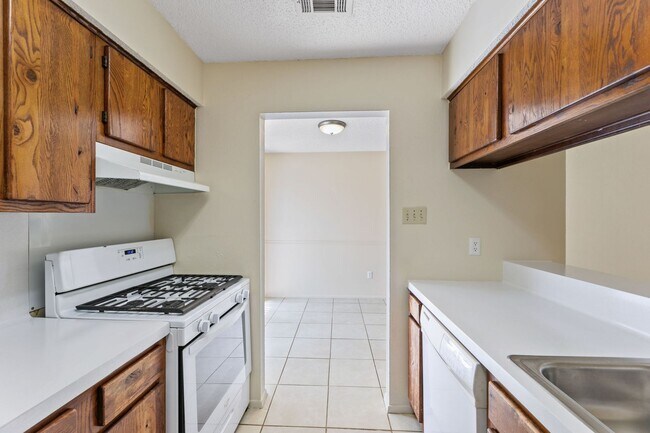 Building Photo - 1901 Prairie Knoll Ct