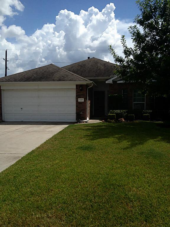 Building Photo - 2205 Highland Crossing Dr
