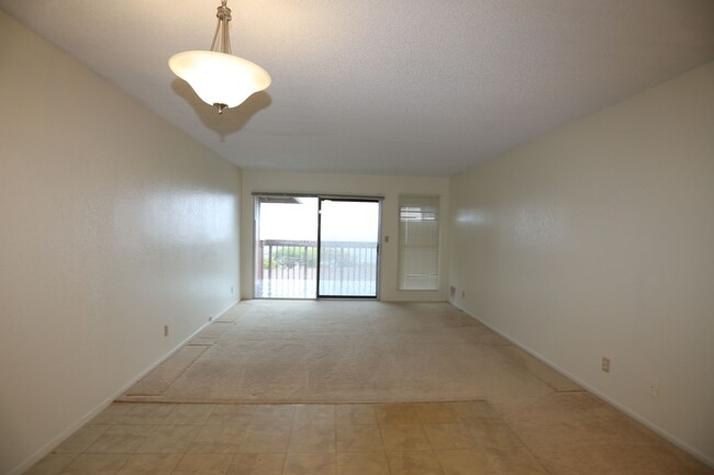 Building Photo - Lakeview - Enchanted Lake - 2 Bdrm/2 Bath/...