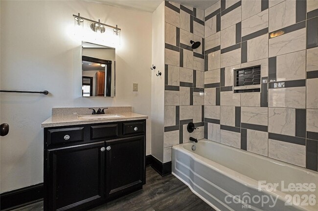 Building Photo - 1204 S Salisbury Ave