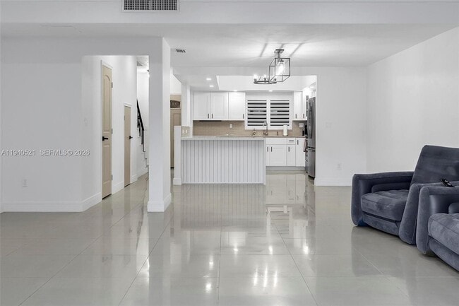 Building Photo - 8898 SW 62nd Terrace