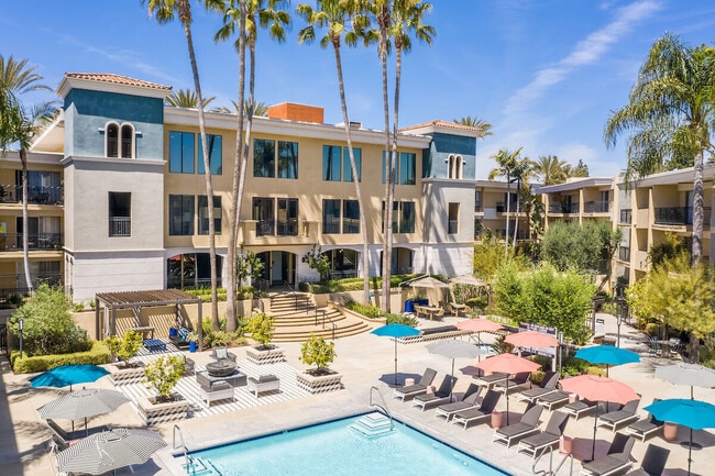 Building Photo - Plaza at Sherman Oaks