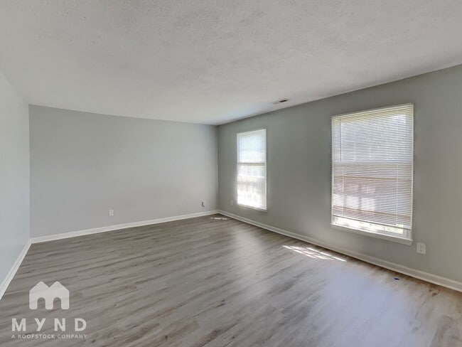 Building Photo - 4815 S Singing Woods Pl