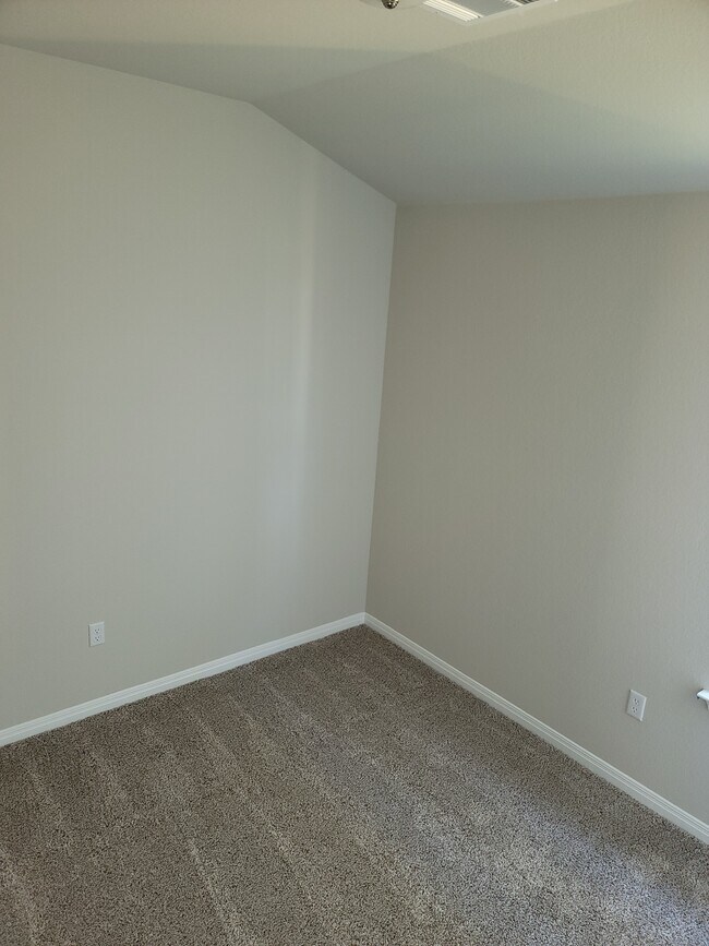 Room for rent - 13103 Brave Tenderfoot Trl