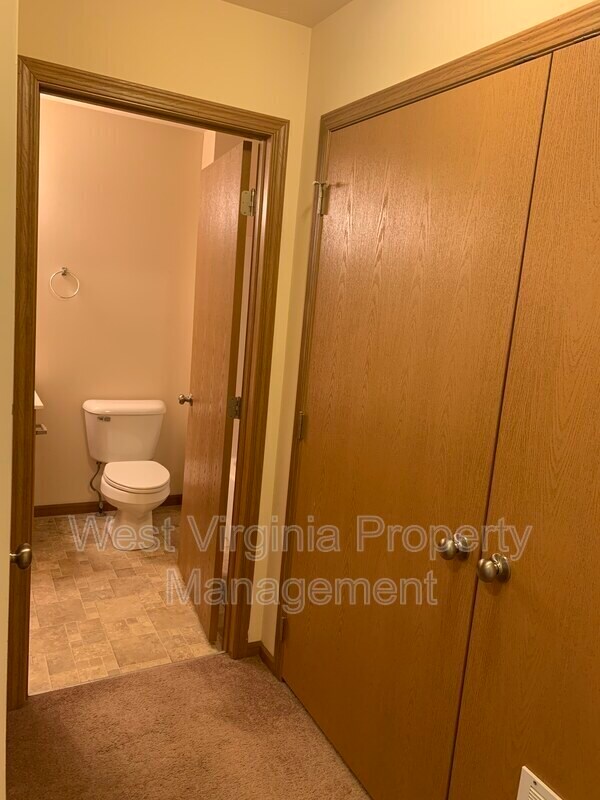 Building Photo - 196 Cardinal Way