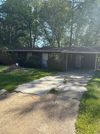 Building Photo - 1546 David Dr