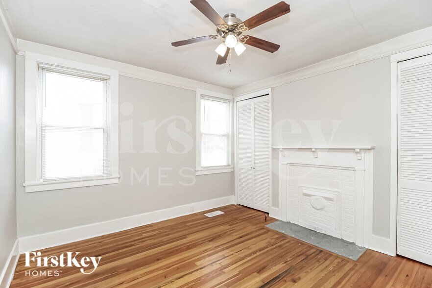 Building Photo - 3312 Bloomfield Ave SW