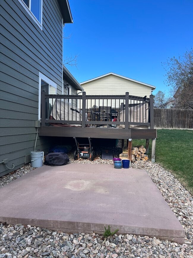 Building Photo - 330 Derry Dr