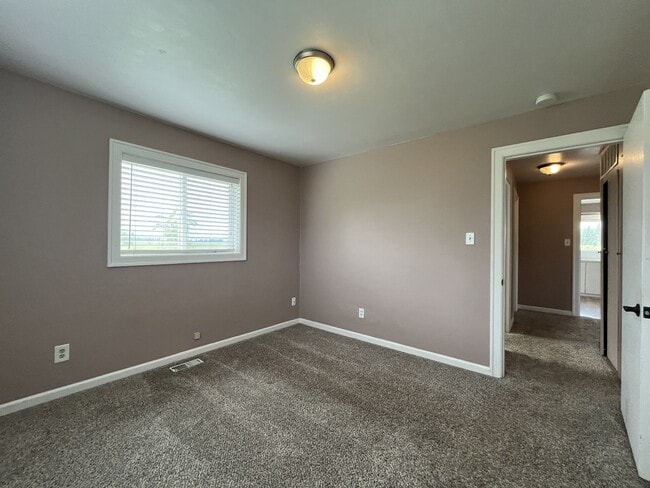 Building Photo - Comfortable Country Retreat on Verboort Road with .22-Acre Lot with Garage and Covered Parking