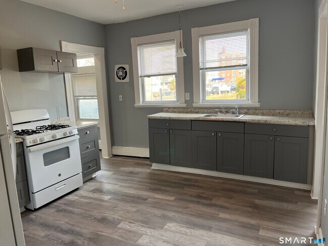 Building Photo - 2449-2451-2451 North Ave