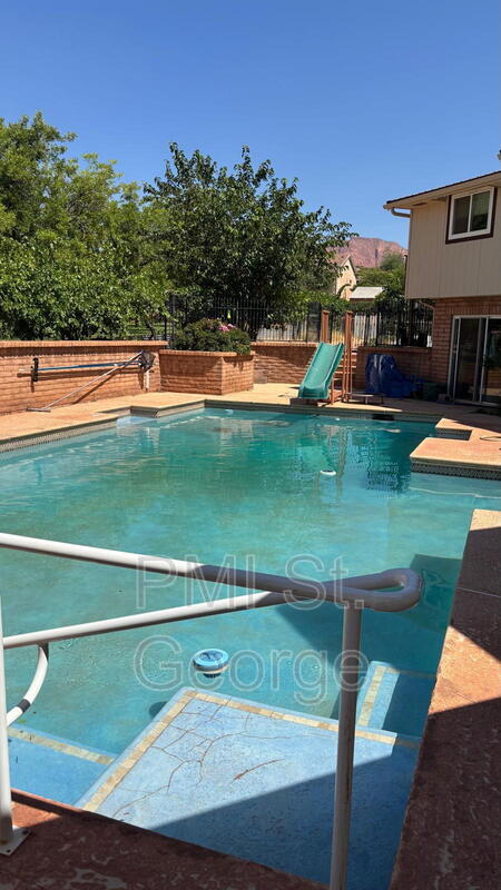 Building Photo - 360 N 300 W