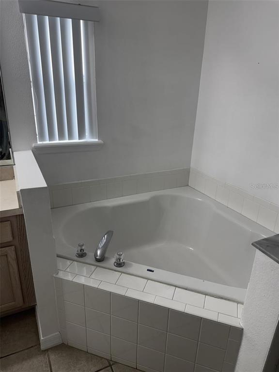 Building Photo - 1144 Clear Creek Cir