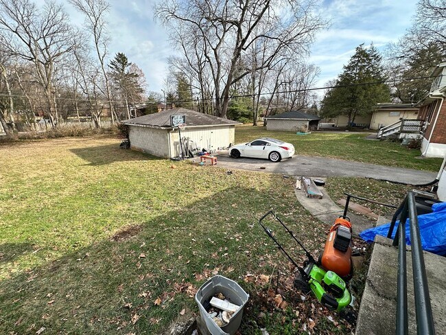 Building Photo - RED125/127