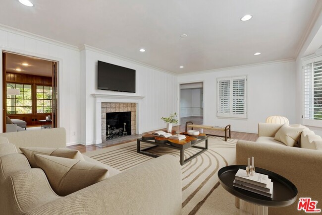Building Photo - 3924 Woodfield Dr