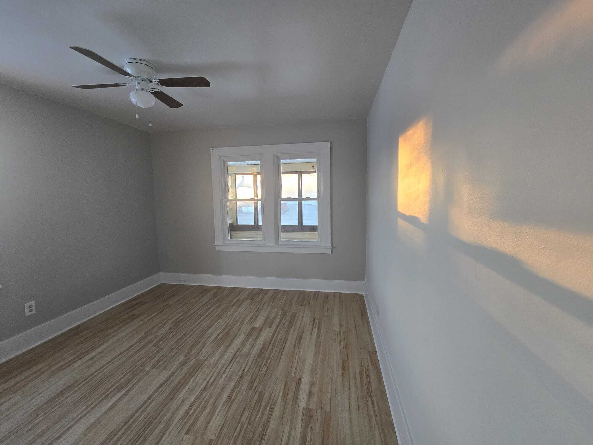 Building Photo - 148 N Wayne Rd