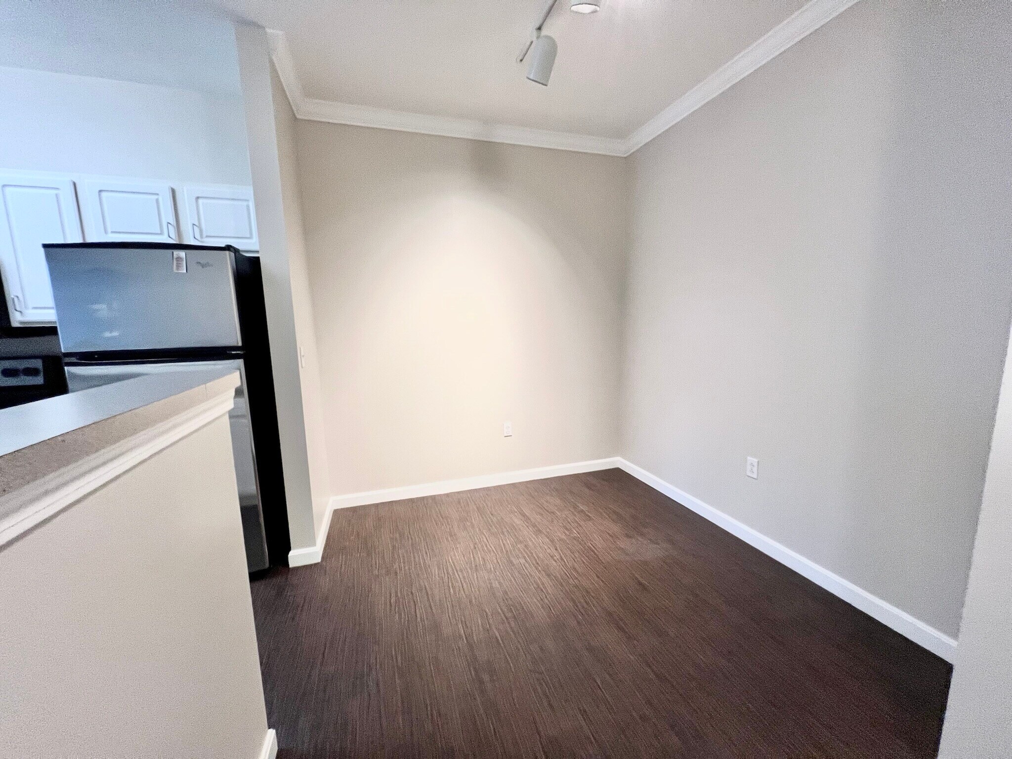 Dining area - 1000 Providence Plz