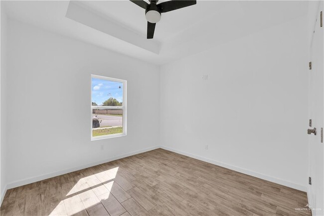 Building Photo - 23 N Sugar Bear Dr