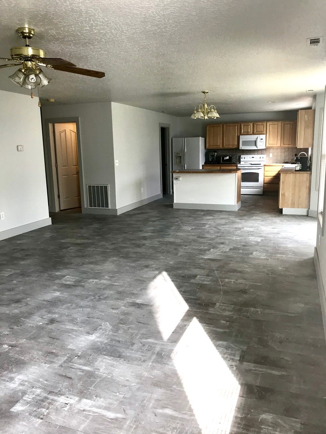 Building Photo - 9169 W Littlewood Dr