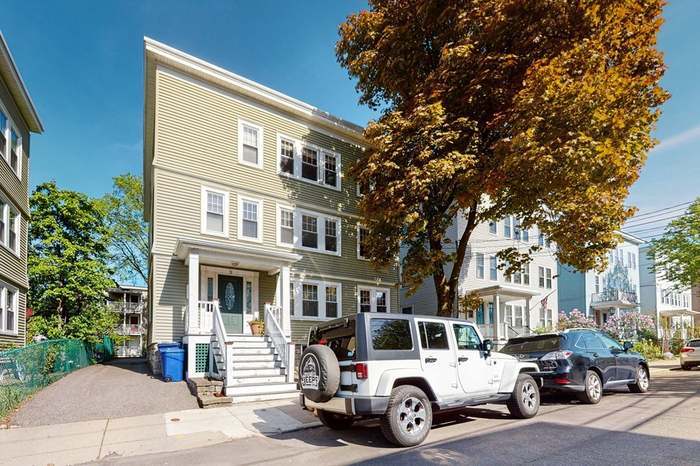 Building Photo - 71 Beechcroft St