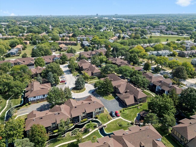 Building Photo - 850 Sheldon Ct