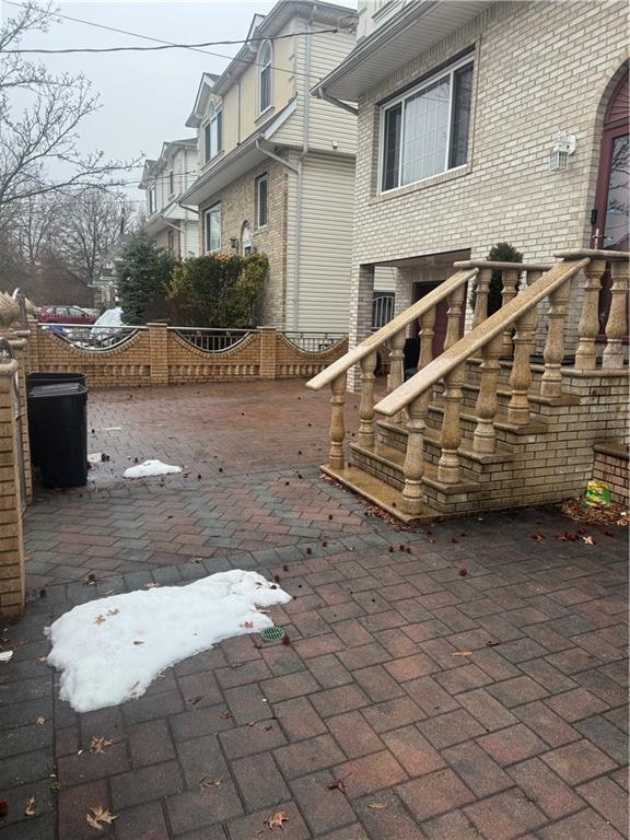 Building Photo - 359 Netherland Ave