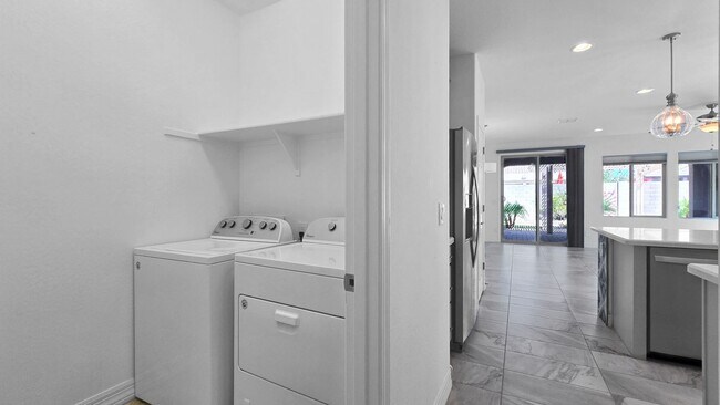 Building Photo - Gorgeous home in gated 55+ community of Canta Mia!