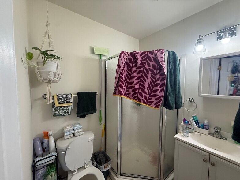 Building Photo - 1836 N Bouvier St