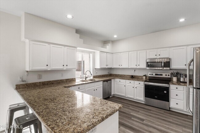 Building Photo - 12852 N Mountainside Dr