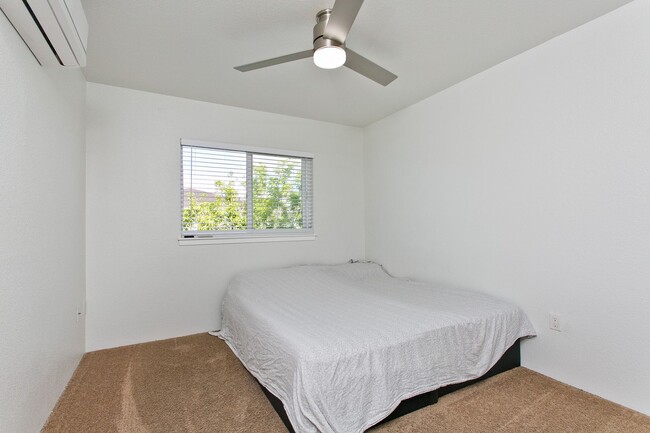 Building Photo - Pet friendly 3/2.5/2 In the heart of Kapolei