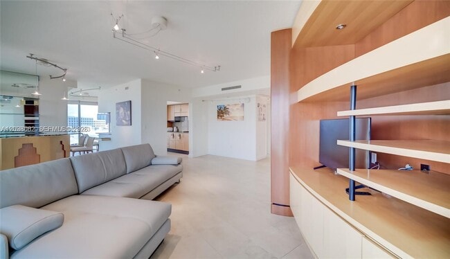 Building Photo - 1455 Ocean Dr