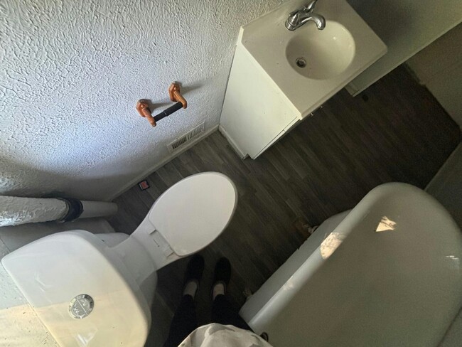 Building Photo - 209 Staunton St