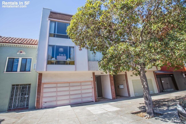 Primary Photo - Spacious 2bd/1ba in Inner Richmond!