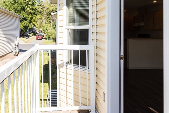 Building Photo - Garfield Duplex 5