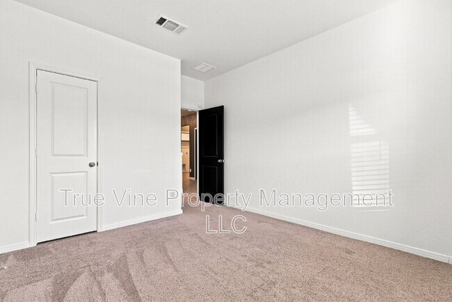 Building Photo - 5432 Cloves Cv