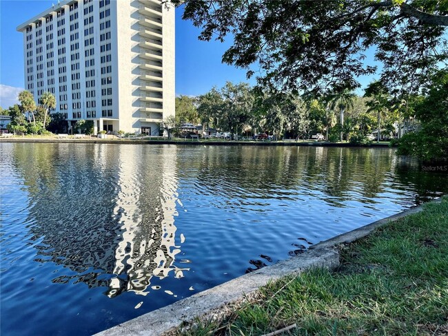 Building Photo - Waterfront Hideaway