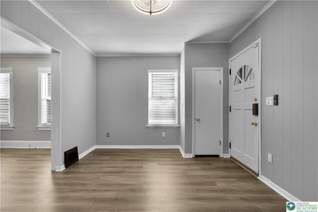 Building Photo - 321 W Babbitt Ave