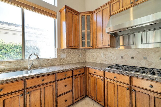 Building Photo - Stunning 4-bedroom, 3-bathroom home located in the desirable Scottsdale, AZ with a Casita! *RENT ...