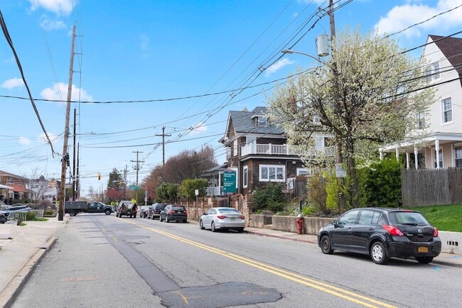 Building Photo - 312 Garfield Ave