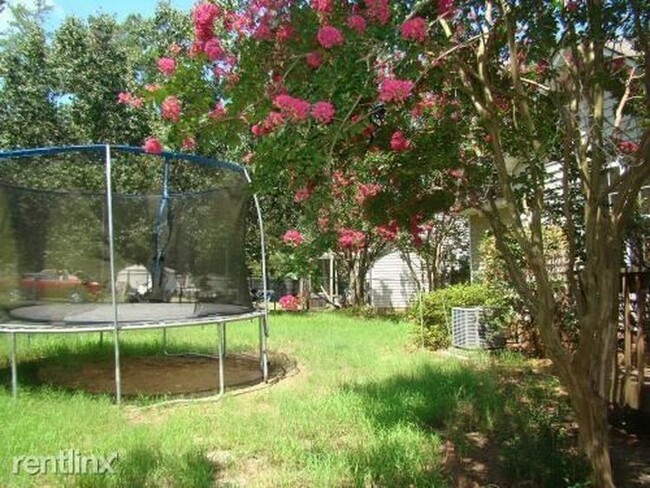 Building Photo - Lovely 3 Bedroom Home in Irmo!