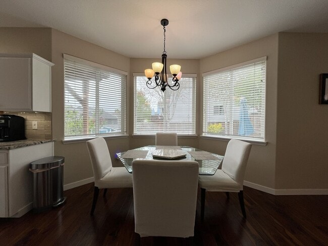 Building Photo - Elegant 5BR + Bonus Room Home with Bay Windows, Entertainment Room & Oversized Primary Retreat