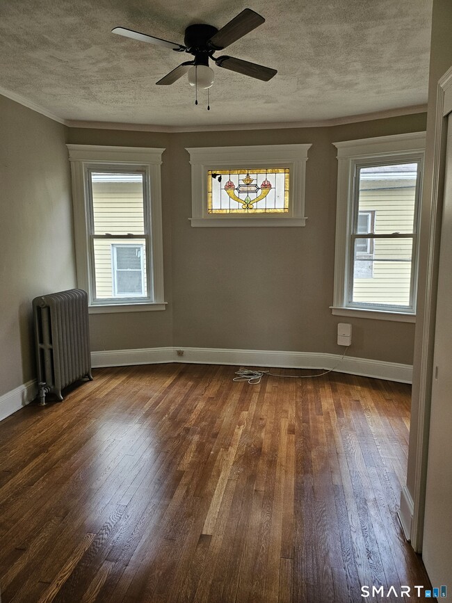 Building Photo - 71 Campfield Ave